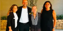 Meloni, vacanze da "persona comune" nell?hotel in Sardegna &egrave; a 5 stelle: la scorta ridotta, gli aperitivi a Cala Gavetta