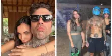 Fedez in vacanza in Sardegna con Giulia Honneger e il piccolo Edoardo Lupo: spiagge, yacht e battaglie a paintball con gli amici
