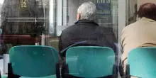Pensionato di 86 anni, vedovo da poco, sposa un'albanese di 35 anni pi&ugrave; giovane. Il giudice blocca tutto: &laquo;Era confuso, somme di denaro anomale alla futura moglie&raquo;
