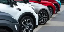 Auto, nuove regole Ue sul fine vita dal 13 agosto: cosa cambia per chi possiede o vende una macchina (e non solo) in Italia