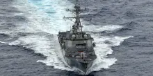 Poco cibo e docce ammuffite, l'Odissea dei marinai a bordo della portaerei USS Lincoln