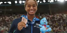 Sara Curtis, chi &egrave; la stella del nuoto italiano: i genitori, la svolta negli Usa, il fidanzato e i record (tra cui quello tolto a Federica Pellegrini)