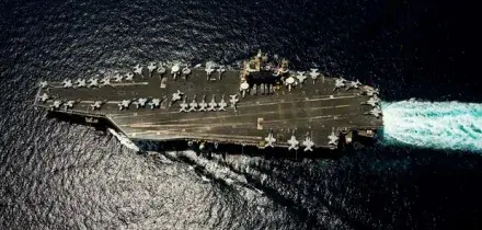 Portaerei Lincoln, equipaggio esausto: i marinai tentano di gettarsi in mare. &laquo;Spero di non svegliarmi domani&raquo;