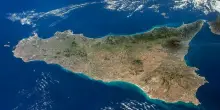 Sicilia, rimborso del 50% dell'Irpef (fino a 100mila euro) agli stranieri che si trasferiscono nell'isola: il piano per aumentare i residenti
