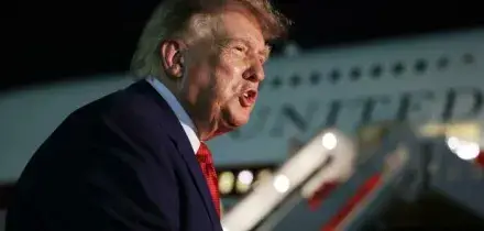 &laquo;Trump ha una brutta cera. Gonfiori alle gambe, lividi sulle mani ed eccessiva sonnolenza diurna&raquo;. L'analisi del cardiologo