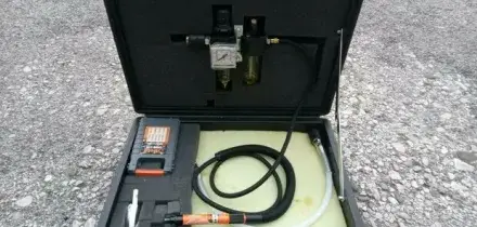 Anello fallico incastrato nei genitali per giorni, la squadra speciale dei vigili del fuoco lo libera con una mini-fresa
