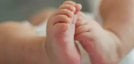 &laquo;Abbiamo avuto una bambina da embrioni congelati, ma non &egrave; la nostra. Da qualche parte c'&egrave; un nostro figlio biologico?&raquo;