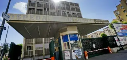 Travolto da un armadietto in un centro sportivo, grave bambino di 8 anni al Santobono di Napoli