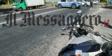 Scontro fra tre auto sull'Appia, muore sul colpo una donna di 34 anni