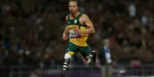 Oscar Pistorius, la nuova vita in libert&agrave; vigilata nella villa (blindata) dello zio: la routine a Pretoria e il legame con la fede