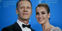 Rocco Siffredi, la moglie Rosa Caracciolo: &laquo;A letto era un po' meccanico, gli ho insegnato io a fare l?amore. Ho scoperto dopo il suo lavoro&raquo;