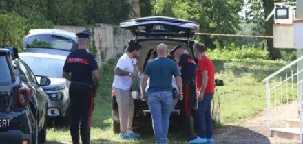 Faustino Cardillo uccide la moglie Maria d'Alessandro a coltellate e tenta il suicidio: &egrave; gravissimo. Lite e coltellate a Ferragosto