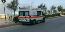 Senigallia, stroncato da un malore a 47 anni mentre &egrave; al bar in spiaggia: muore davanti a parenti e amici