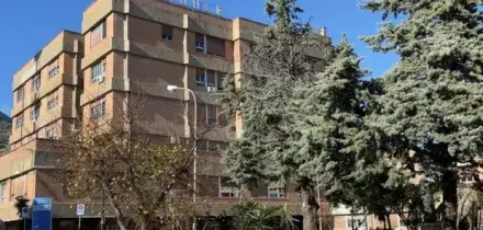 Ornella Forastefano trovata morta davanti al pronto soccorso: &laquo;&Egrave; stata uccisa di botte&raquo;. Ricercato il compagno