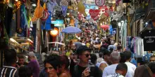 Ferragosto, cibo e cultura. Folla agli scavi di Pompei: aeroporto da record
