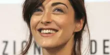 Valentina Lodovini: &laquo;Ho superato le crisi bevendo e fumando, mai fatto ritocchini. Perch&eacute; non ho figli? Non &egrave; una domanda da fare&raquo;