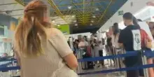Aeroporto chiuso, stop al volo Salerno-Santorini: viaggiatori, caos e disagi