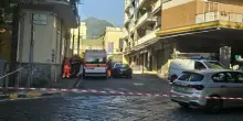 San Giorgio a Cremano, uomo barricato in casa: sul posto i negoziatori dei carabinieri