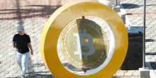 E Trump spinge i prezzi delle cripto: il Bitcoin torna sopra 70mila dollari