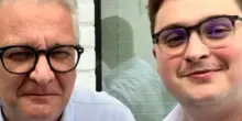 Da venditore d'auto a principe (senza corona) del Belgio, Cl&eacute;ment Vandenkerckhove riconosciuto dal fratello di re Filippo: l'incontro casuale e il test del dna