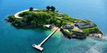 Un'isola storica britannica &egrave; in vendita per 2 milioni di sterline. &laquo;&Egrave; un'opportunit&agrave; imperdibile per gli investitori&raquo;