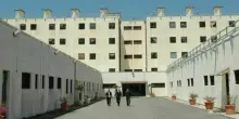 Ragazzo ucciso per strada a colpi di pistola, preso il killer: si &egrave; consegnato in carcere. Ma &egrave; ancora mistero sul movente