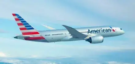 Pc prende fuoco su un volo American Airlines, paura ad alta quota: almeno cinque passeggeri ustionati