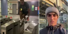 Maranza saltano i tornelli della metro: &laquo;Qui in Italia non paghiamo il biglietto, guarda come entriamo&raquo;