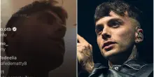 Tony Boy riprende il blitz della polizia in diretta: &laquo;Avete un mandato?&raquo;. Trovati cocaina, marijuana e una pistola: arrestato