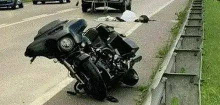 Incidente frontale tra due moto: morto centauro con l'Harley Davidson e un ferito grave