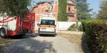 Esplosione in un appartamento a Cassino, crolla il tetto: due feriti gravi. ?Ipotesi fuga di gas