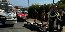 Incidente a Casamicciola, frontale tra microtaxi e motociclo: centaura ferita