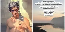Alberto Ravagnani, l'ex prete posa in costume da bagno sui social: &laquo;Riscopro il valore spirituale del mio corpo. Voglio viverlo con libert&agrave;&raquo;