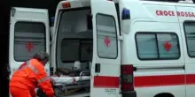 Bambina di 5 anni precipita dal balcone di casa al quinto piano: &egrave; in fin di vita. La tragedia mentre i genitori erano in casa