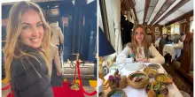 Chiara Ferragni a bordo del treno Belmond Hiram Bingham: cibo gourmet, carrozza panoramica e interni pregiati, quanto costa