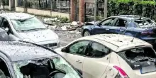 Grandine, 150 auto distrutte a Teramo: dipendenti rimasti a piedi, danni per quasi un milione