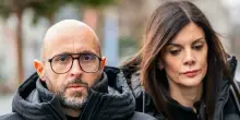 Jacques Moretti picchia la moglie Jessica:&laquo;Colpi al volto e alla testa. Aggressione brutale&raquo;. Cosa &egrave; successo nella villa degli orrori