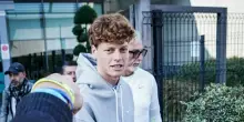 Sinner, niente allenamenti fino al 6 settembre: l'esito dei nuovi controlli e il programma di Jannik