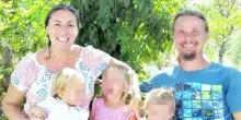 Famiglia nel bosco nell?incertezza: i tre bimbi non ancora iscritti a scuola. &laquo;Attesa davvero estenuante&raquo;