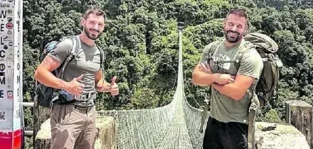 &laquo;L'ondata travolgeva ponti e strade. Dieci ore fermi, eravamo in trappola&raquo;, il racconto dei due italiani
