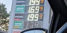 Benzina a 1 euro e 69 al litro, perch&eacute; costa meno e quanto si risparmia a San Marino. E scatta il turismo dei rifornimenti