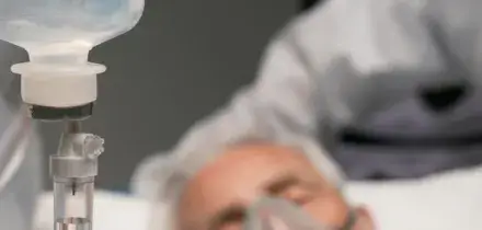 Avvelena lo zio 74enne con le benzodiazepine e manomette le flebo in ospedale: arrestata. &laquo;Voleva ucciderlo per l'eredit&agrave;&raquo;