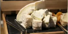 Gorgonzola richiamato dai supermercati per Listeria, quali sono i lotti a rischio e i sintomi