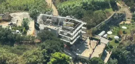 Forio d?Ischia, carabinieri sorvolano l?isola e scoprono un cantiere abusivo sulla scogliera