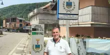 Benzinaio economico, coda di automobilisti e ristoranti esauriti nel borgo della rifornimento low cost: benzina a 1,82 euro e diesel a 1,94