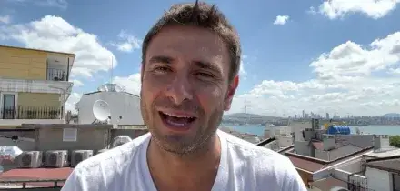 Alessandro Di Battista ricoverato in gravi condizioni a Cuba, il M5s: &laquo;Vicini a familiari&raquo;. Il mal di testa e il malore: cos'&egrave; successo
