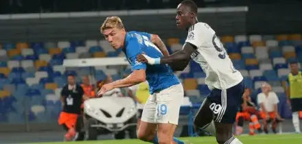 Napoli-Como 1-2, le pagelle: Hojlund (7) non basta, Baturina (7,5) show, Olivera (4,5) sbaglia in occasione del gol