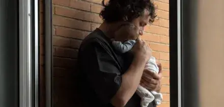 Frank Matano &egrave; diventato pap&agrave;, il dolce annuncio: &laquo;Marcello ha quattro giorni, ma ne dimostra otto. Grato di averti nella mia vita&raquo;