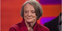 Maggie Smith, svelata l'eredit&agrave; da 18 milioni di euro: la tenuta, le royalties, chi sono gli eredi e cosa ha lasciato ai figli