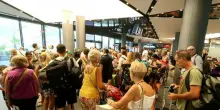 Portici, viaggi pagati ma inesistenti: cento famiglie raggirate da un?agenzia di vacanze
